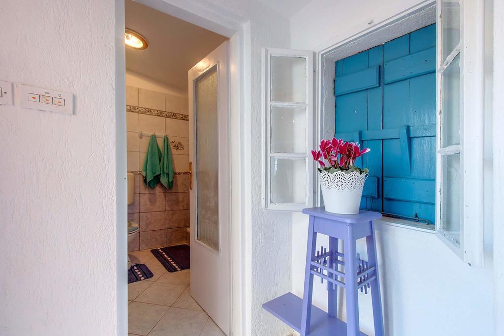 Narcis Central Apartment With Sea & City Views ヴェリ・ロシニュ エクステリア 写真